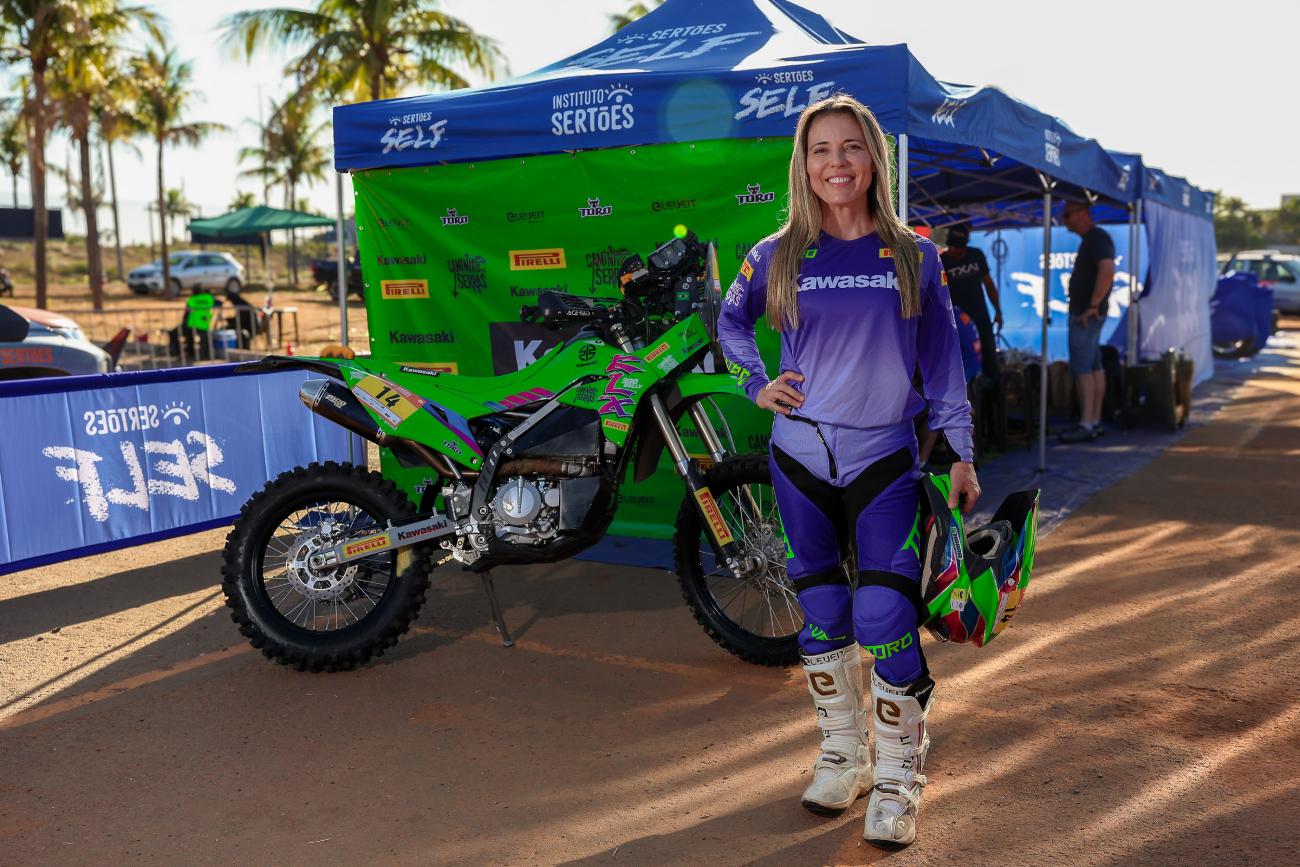 Moara Sacilotti alcança 26ª participação no Rally dos Sertões e estreia nova categoria com a Kawasaki KLX300  