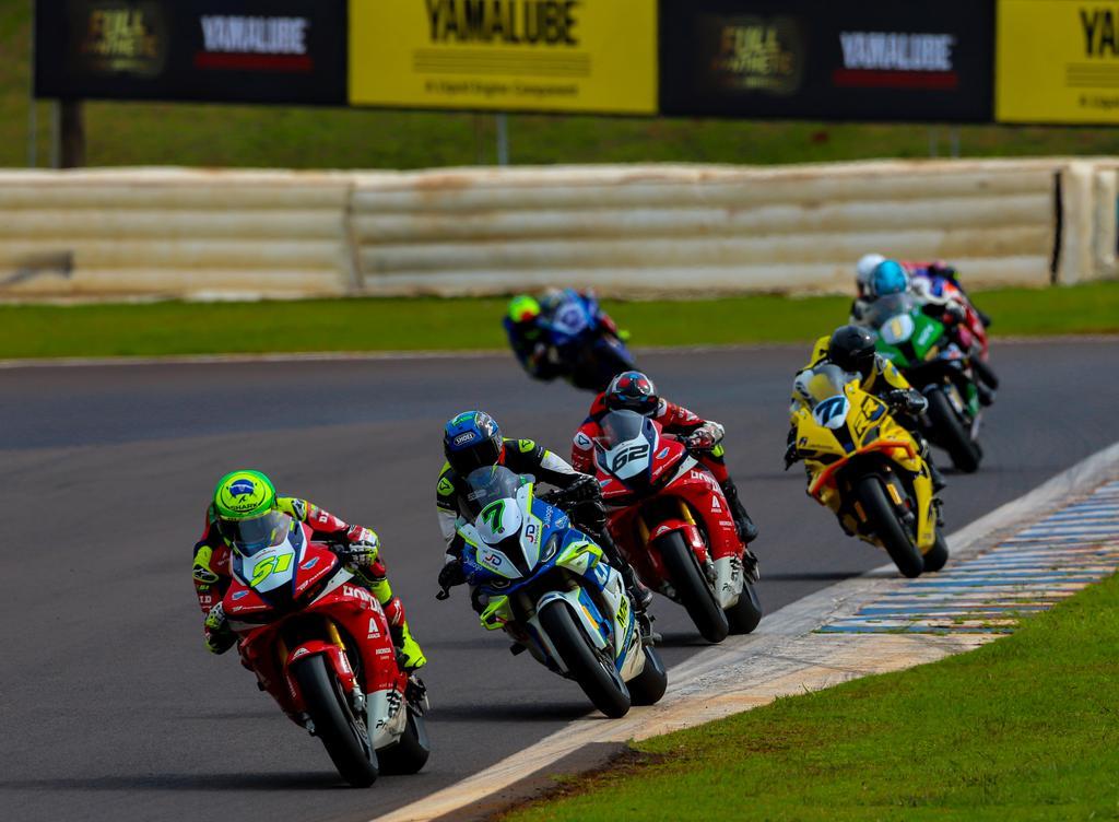 MOTO1000GP reúne mais de 130 pilotos e sete categorias neste sábado em Interlagos