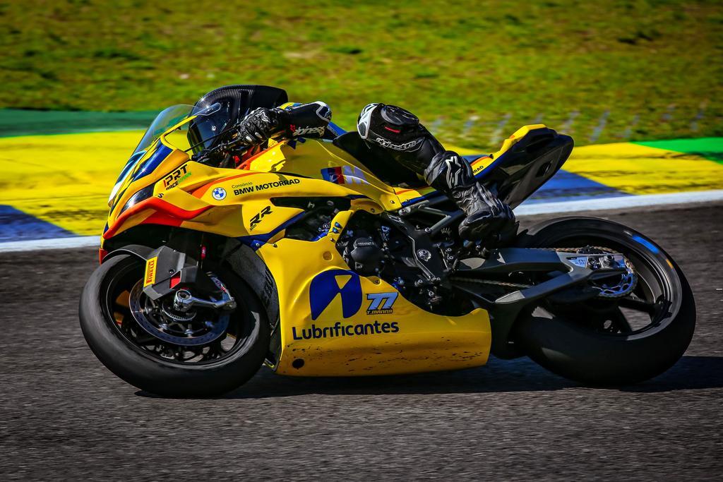 MOTO1000GP: Theo Manna supera corrida desafiadora em Interlagos e mantém Top-3 no campeonato