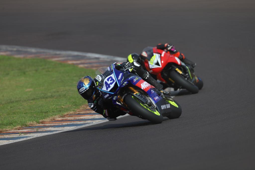 No MOTO1000GP em Cascavel, Mário Salles vence a GP600 e reduz diferença para Cauã Rodrigues