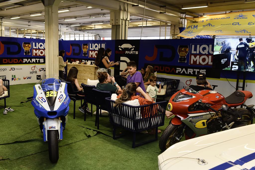 No MOTO1000GP, GP Interlagos by Diálogo fortalece conexão da Diálogo Engenharia e JD House com a cidade de São Paulo  