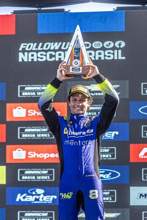 Resultados em Londrina deixam Alfredinho Ibiapina mais perto dos playoffs da NASCAR Brasil  