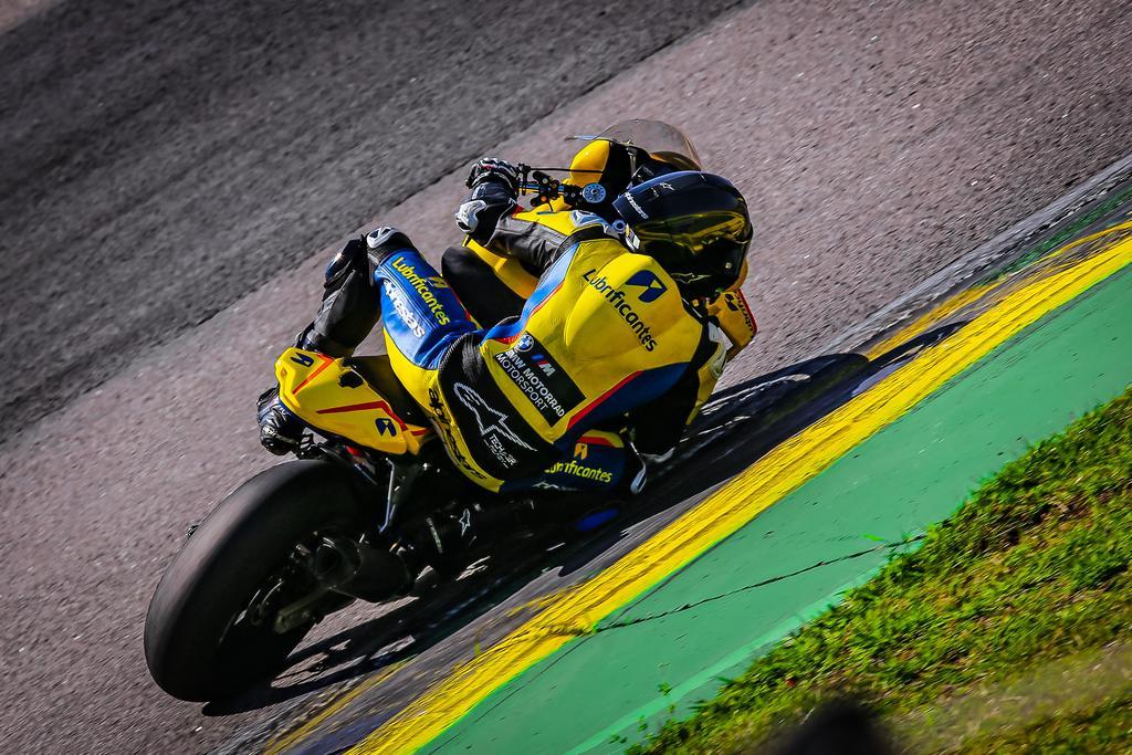 Theo Manna abre quinta etapa com pódio na corrida Sprint em Interlagos 