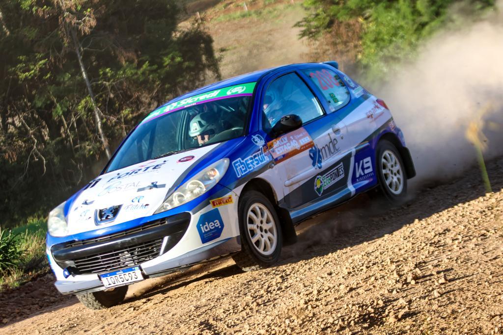 Alexandre Blume e Evandro Frigo aceleram em Rio Negrinho de olho na liderança do Brasileiro de Rally