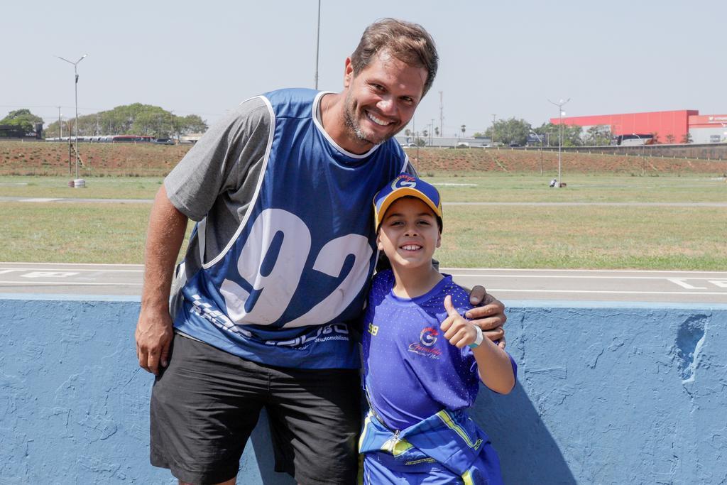 Aos oito anos, Geraldo Neto conquista título goiano em sua estreia no kartismo  