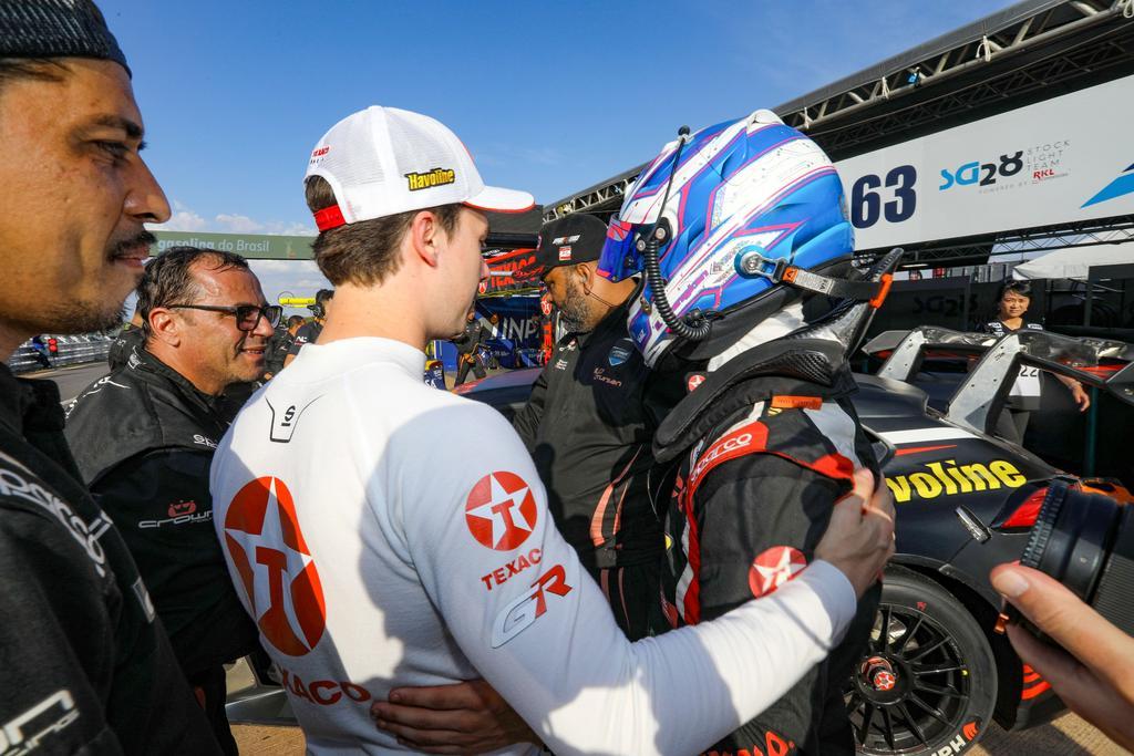 Arthur Leist e Gabriel Koenigkan garantem Top-10 no grid da Corrida Endurance em Brasília