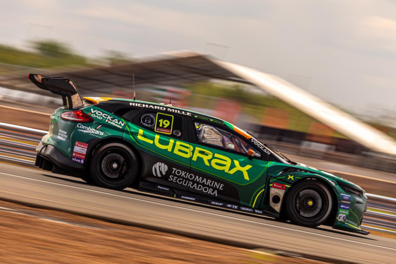 Julio Campos escala 16 posições na Corrida Endurance e pula para nono no campeonato da Stock Car   