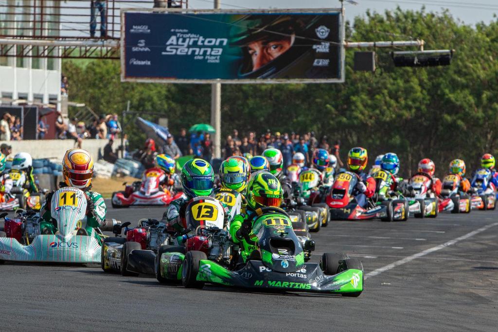 Manoel Martins cravou pole position e venceu duas classificatórias no Troféu Ayrton Senna em seu primeiro ano na F4 Júnior
