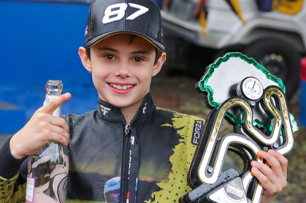 Miguel Faccio conquista o título Paranaense de Kart na Mirim em fim de semana de chuva  