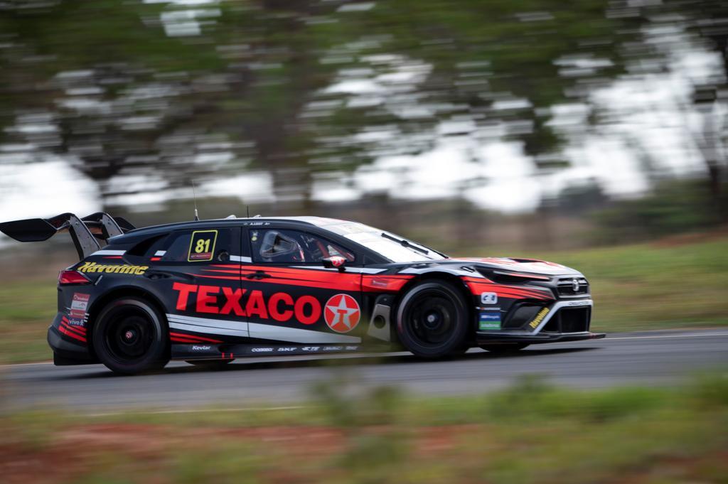 Pódio e muitos pontos na prova Sprint: Arthur Leist começa rodada de Curvelo em alta na Stock Car  
