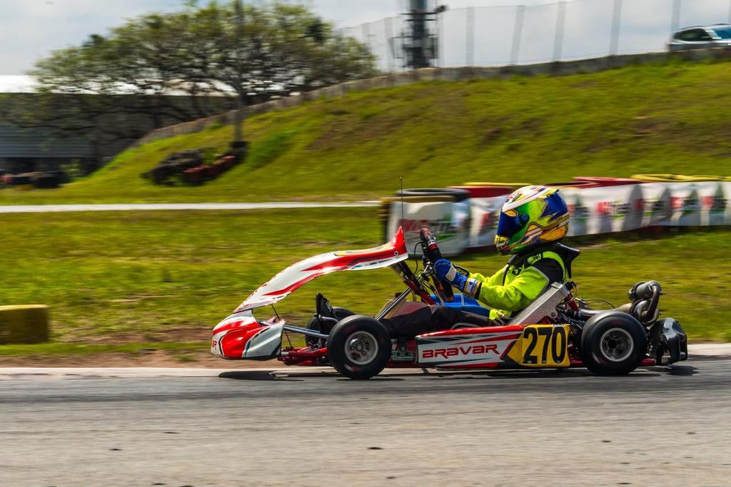 Rafael Guimarães acelera em Interlagos na reta final da temporada do Paulista Light  