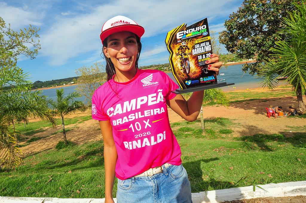 Team Rinaldi conquista sete pódios e Bárbara Neves é octacampeã Brasileira de Enduro