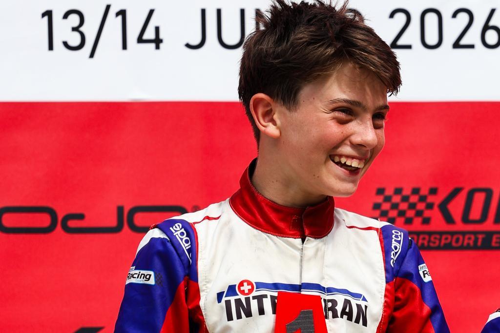 Vicente Capela parte para o ataque em Portimão na luta pelo título da Rotax Junior Max  