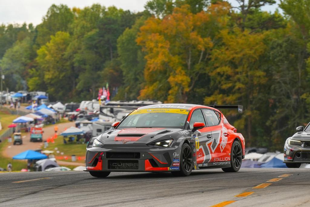 Celso Neto mostra velocidade no fechamento da temporada da IMSA em Road Atlanta  