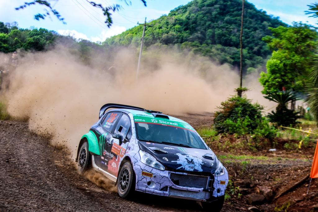 Corrida em Severiano de Almeida consagra os campeões do Brasileiro de Rally  