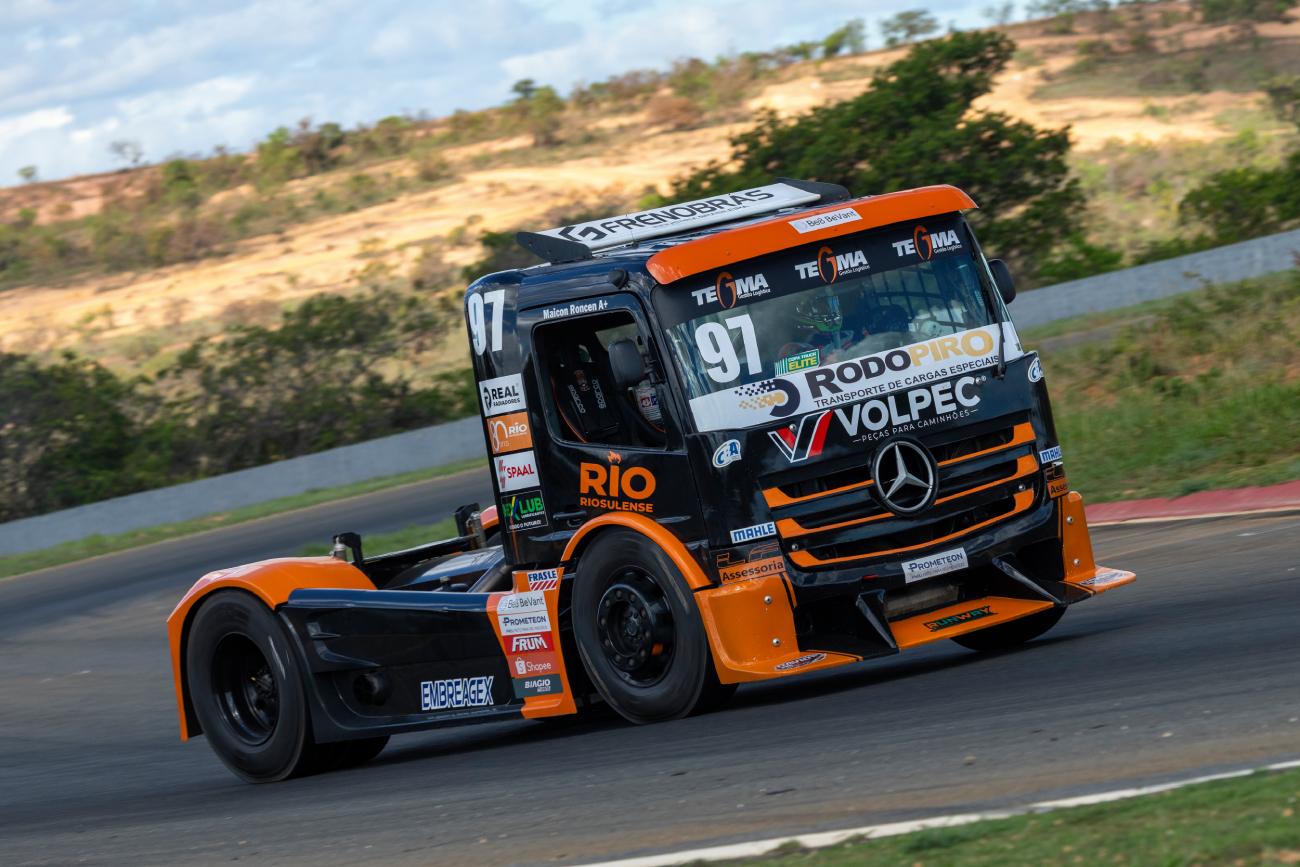 Maicon Roncen mira pódio na estreia do Autódromo de Chapecó