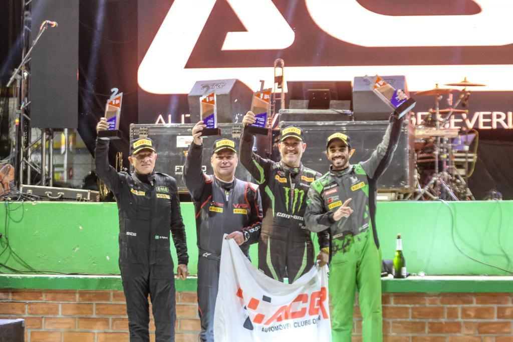 Milton Pagliosa e Vinicius Anziliero terminam o Brasileiro no pódio e com vice-campeonato 