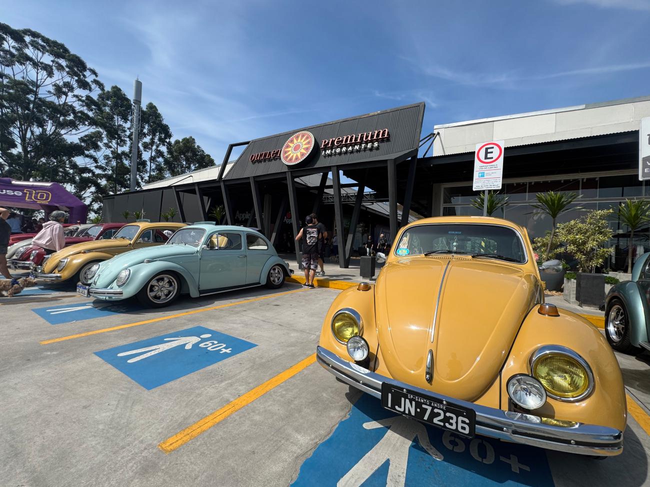 Outlet Premium Imigrantes promove 5º Encontro de Carros Antigos aberto ao público  