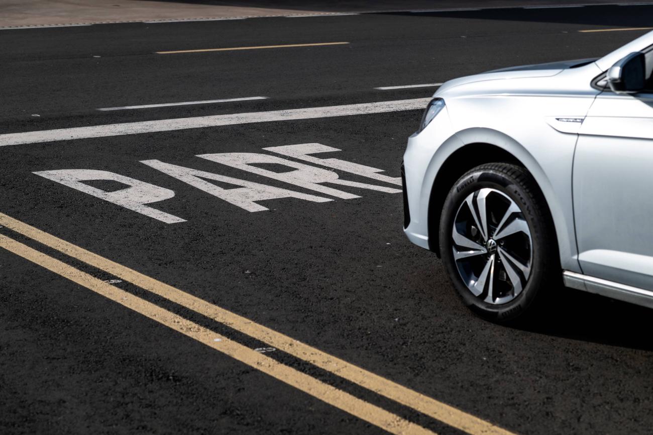 Quer melhorar a frenagem do seu carro? Pirelli explica por que os pneus fazem a diferença