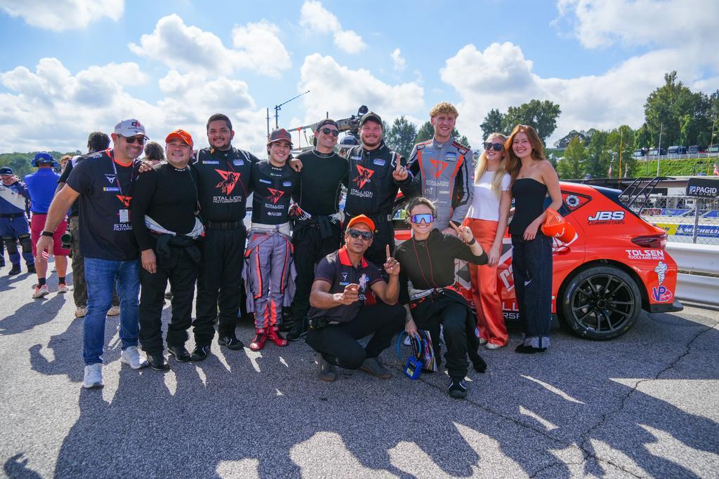 Stallion Motorsports briga no pelotão da frente em Road Atlanta e fecha ano com avaliação positiva 
