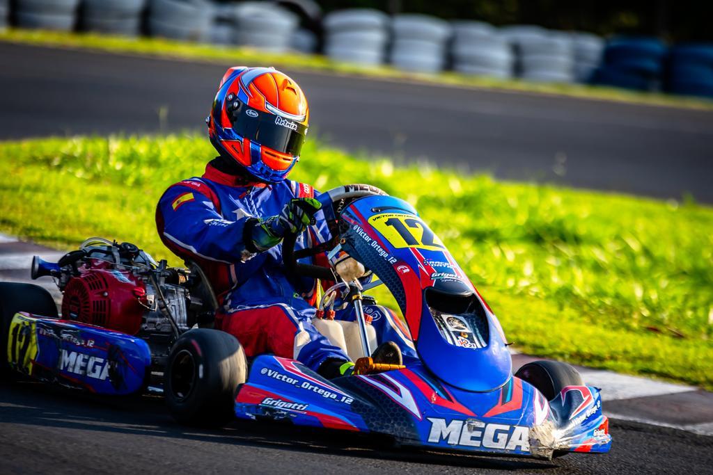 Victor Ortega assume vice-liderança do Circuito Paulista de Kart na F4 Novatos  