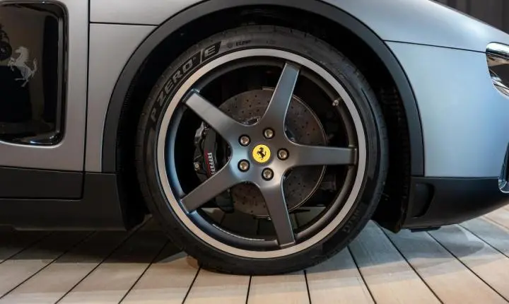 A Pirelli traz a família P Zero ao Goodwood