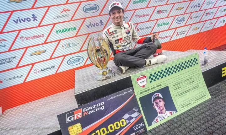 Alfredinho Ibiapina conquista pódio e celebra estreia de CNH na Stock Car 