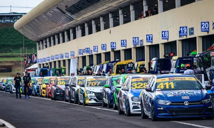 Belas disputas e clima instável dão o tom ao sábado do Campeonato Marcas Brasil Racing em Cascavel