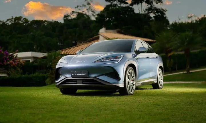 BYD Servopa apresenta Sealion 7 em lançamento exclusivo inspirado no universo das galerias de arte