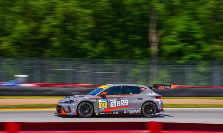 Celso Neto conquista Top-5 na IMSA Michelin Pilot Challenge em 4 horas de prova