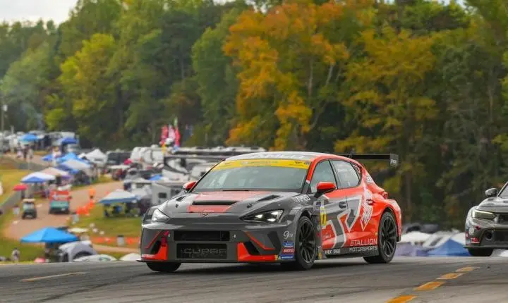 Celso Neto mostra velocidade no fechamento da temporada da IMSA em Road Atlanta  