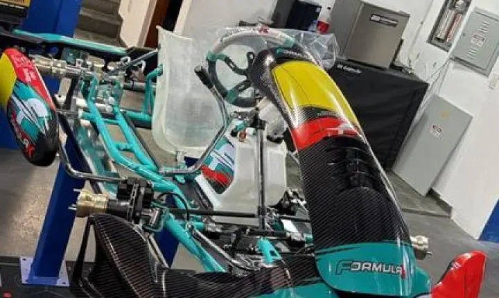 Chassi Fórmula K, à venda no Brasil, domina em Sarno e garante o título no Campeonato Europeu de Kart de KZ 