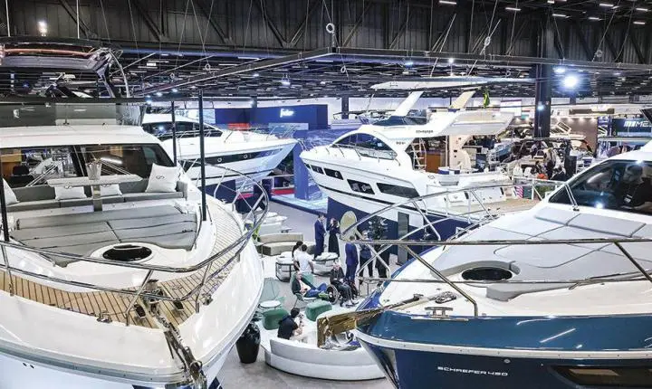 Com barcos ultravelozes, supercarros híbridos e até lancha do Senna, São Paulo Boat Show segue até terça-feira (29)  