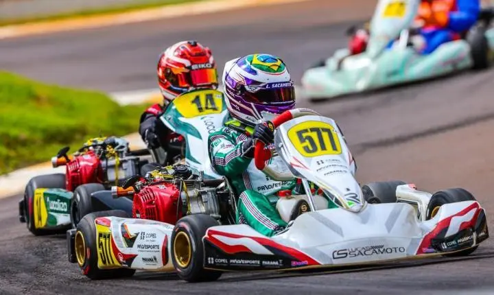 Debaixo de chuva Lucas Sacamoto mostra resiliência e aprendizado no Paranaense de Kart  