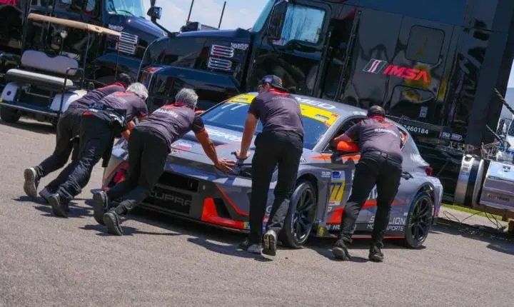 Equipe brasileira, Stallion Motorsports, faz grande exibição em Mid-Ohio