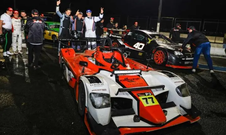 Equipe Itapira Racing no pódio da Londrina Speed Fest