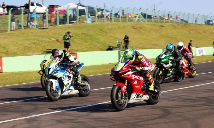 Eric Granado vence corrida sprint do MOTO1000GP na GP1000 by Motul e reduz diferença no campeonato