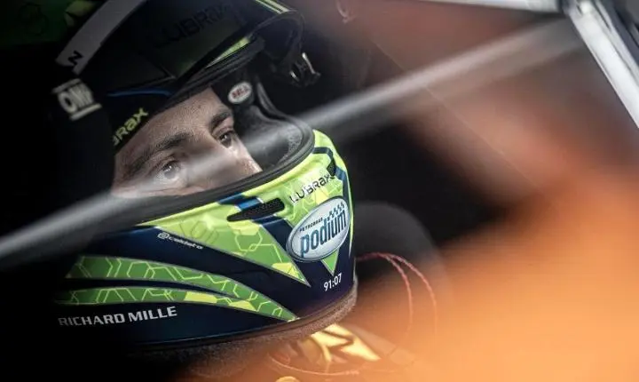 Felipe Massa fica no top-10 nos dois treinos livres e tem início positivo em Cascavel
