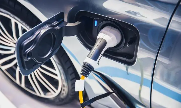 Interesse por carros elétricos usados cresce 71% nos primeiros meses de 2026 no Brasil  