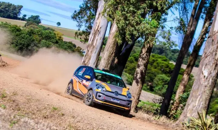 Irmãos Klimaczewski tentam manter performance na terceira etapa do Brasileiro de Rally