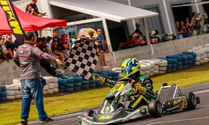 Manoel Ceccatto encaminhou preparação para o Brasileiro de Kart com dois pódios no Open em Birigui  