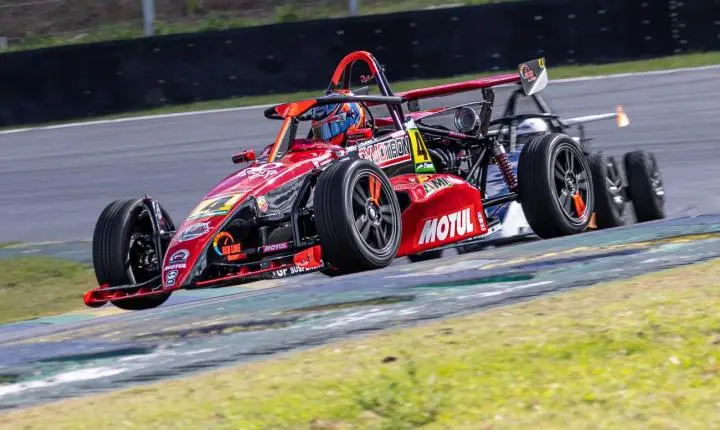 Marcel Fachini chega à 8ª etapa em Interlagos mirando a liderança da Fórmula 1600