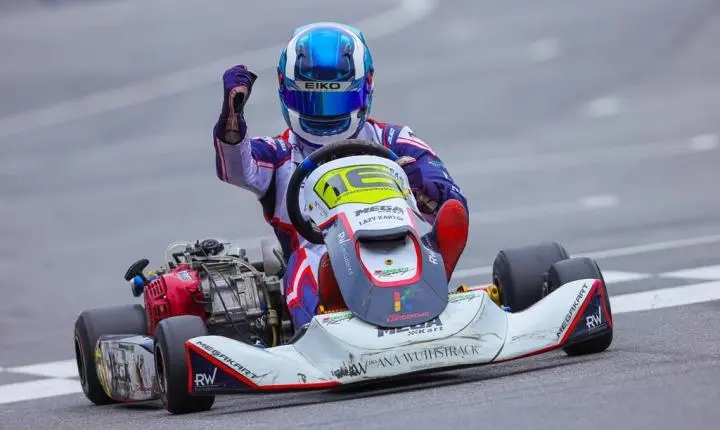 Mega Kart tem final de semana perfeito com dois títulos, cinco vitórias, nove pódios e uma pole position 