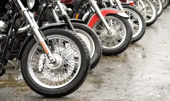 Óleo mais barato pode sair caro para quem trabalha com moto