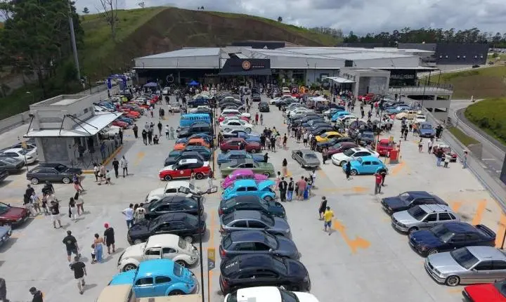 Outlet Premium Imigrantes realiza 4º Encontro de Carros Antigos com exposição gratuita  