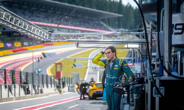 Pedro Garcia consolida experiência internacional em temporada no GT4 European Series