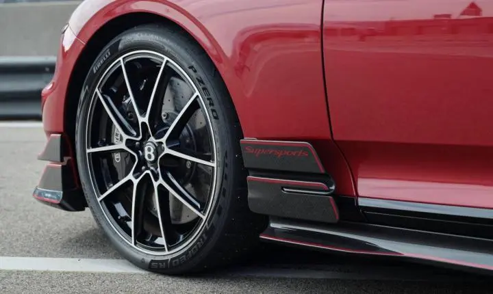 Pirelli: Com o P Zero Trofeo RS, o Bentley Supersports atinge 1,3G de aceleração lateral