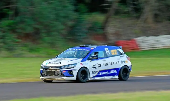 Super Turismo RS: Apesar de contratempo, Weber/Steyer conquistam pódio em Tarumã