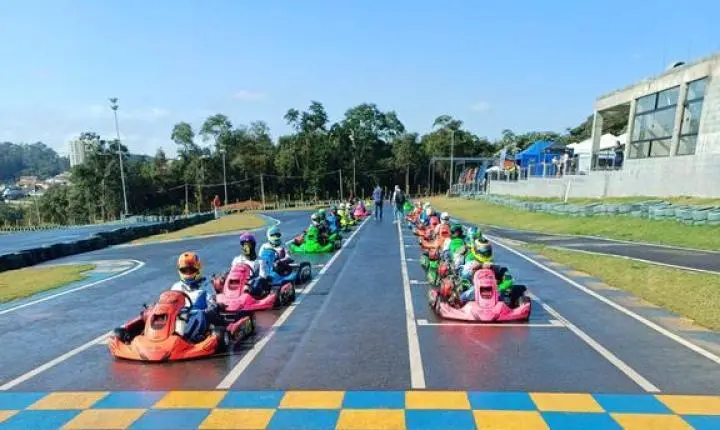 V11 Cup teve sábado com belas disputas na V11 Arena Kart e aposta em recorde de inscritos na próxima etapa 